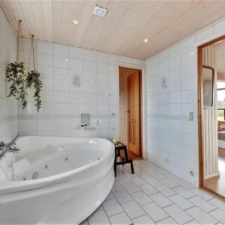 Dom wakacyjny Brunkil - 500m From The Sea In Western Jutland By Interhome Bjerregård