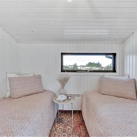 Dom wakacyjny Brunkil - 500m From The Sea In Western Jutland By Interhome *